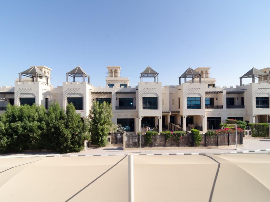 Roda Beach Resort Dubái Exterior foto